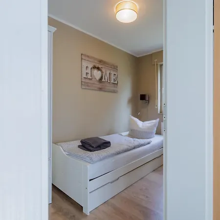 Boddenkieker 12 Apartman *